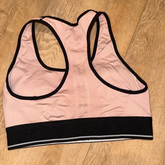 ⭐️Calvin Klein Grey & Blush Pink Performance Sports Bras - Picture 4 of 6
